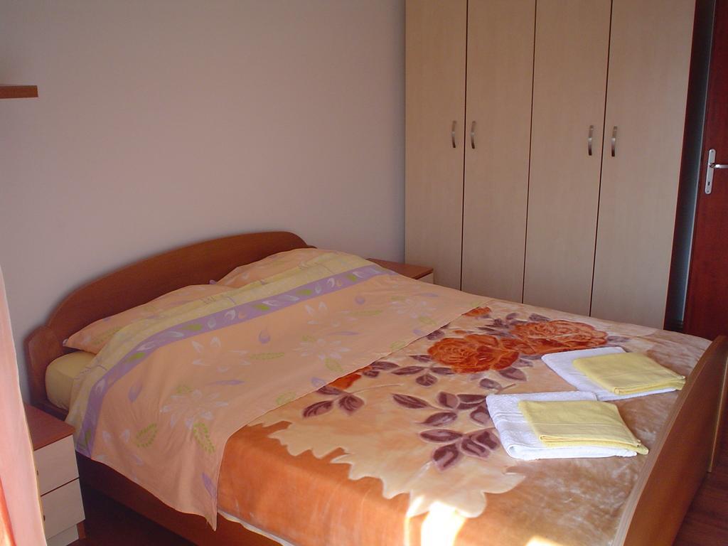 Apartman Kondic Omišalj Szoba fotó